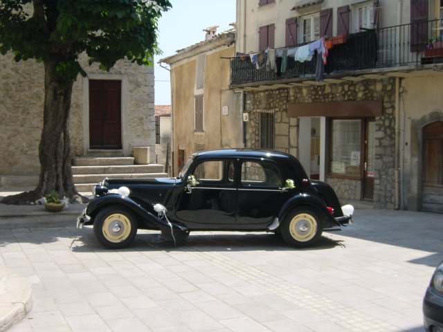 La traction sur la place de l'eglise