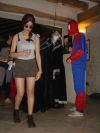 Lara Croft et Batman, Dark Vador, Cruella et Spiderman derriere