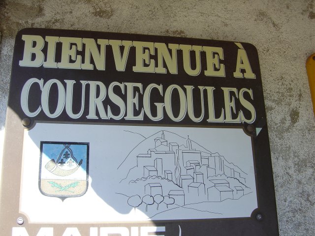 "Bienvenue a Coursegoules"