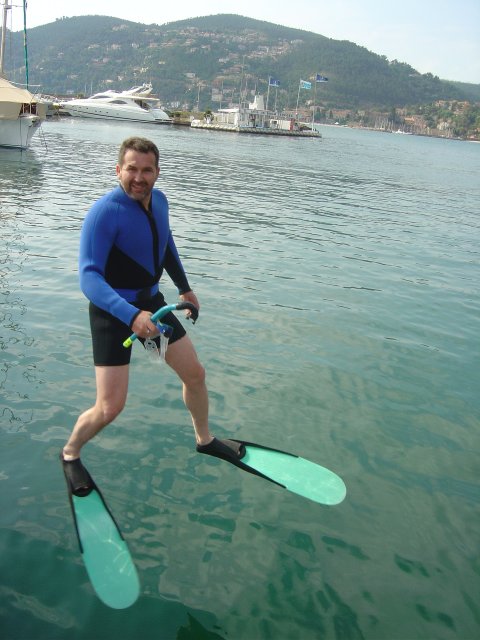 Daniel en train de sauter a l'eau