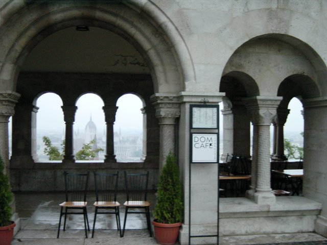 The sailors' bastion: Dom cafe