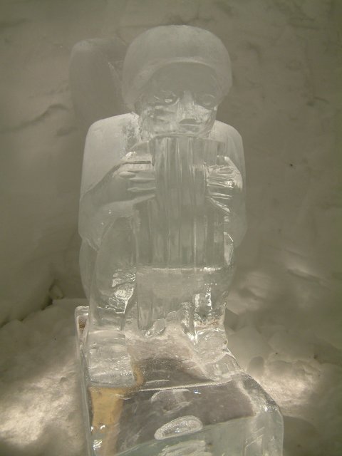 Dans la grotte de glace de l'Alpe d'Huez