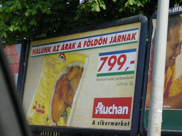 Auchan advertisement "J'arnaque" ;-)