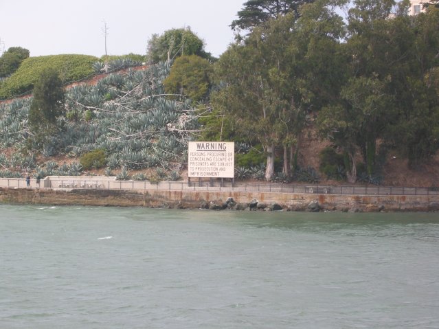 Warning sign on Alcatraz promenade