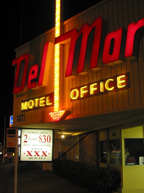 Del Mar motel: 2 hours USD 30, daily rates available