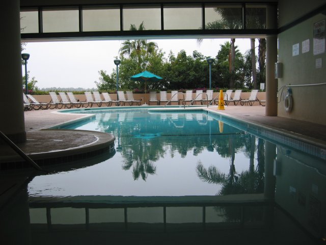 The swimming pool of the Newport Beach Marriott Suites hotel