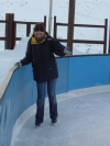 Alex sur des patins a glace