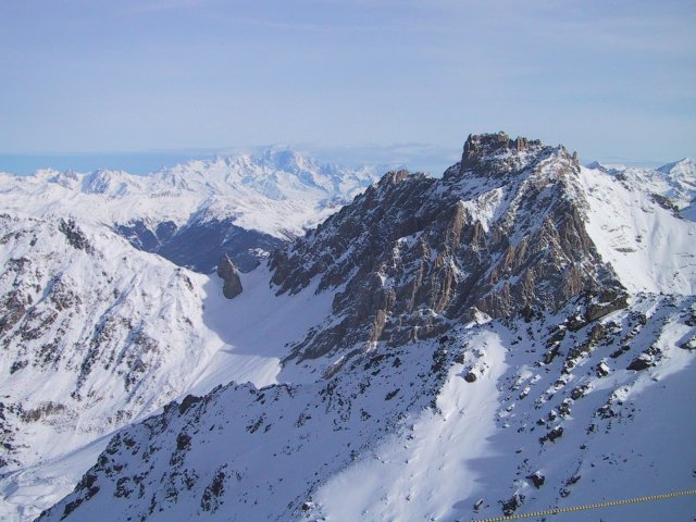 Montagnes enneigees