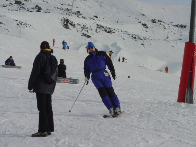 Cocotte et Bi tout penche' dans son freinage