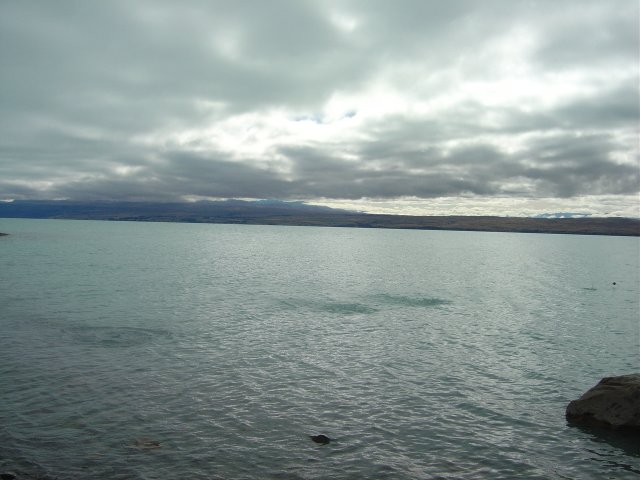 Throwing rocks over Lake Tekapo