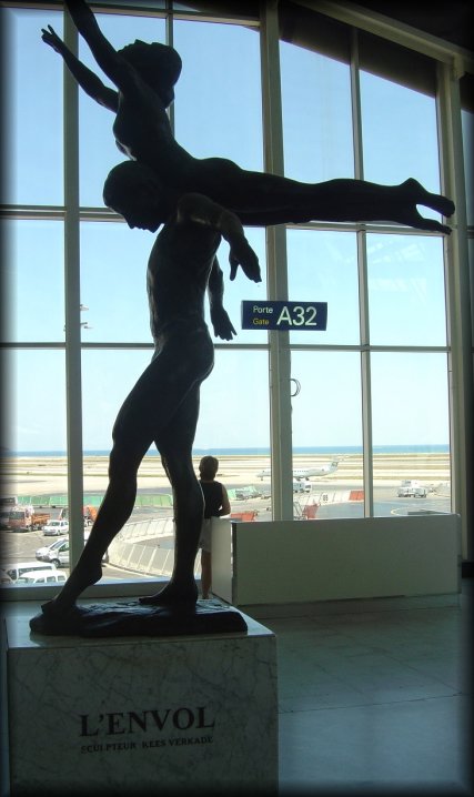 Sculpture "L'envol" at Nice airport