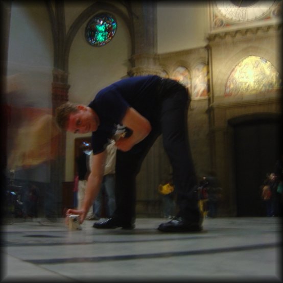 ericP setting his camera on the floor of Cathedral of Santa Maria Del Fiore, Firenze