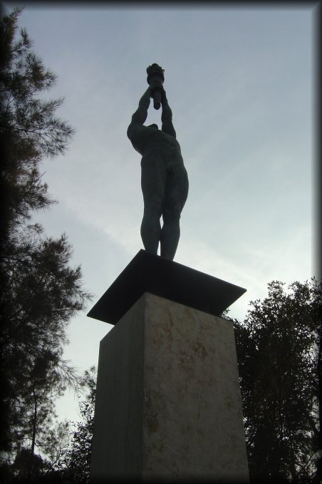 Statue commemorating the 1992 Olympic games of Barcelona.