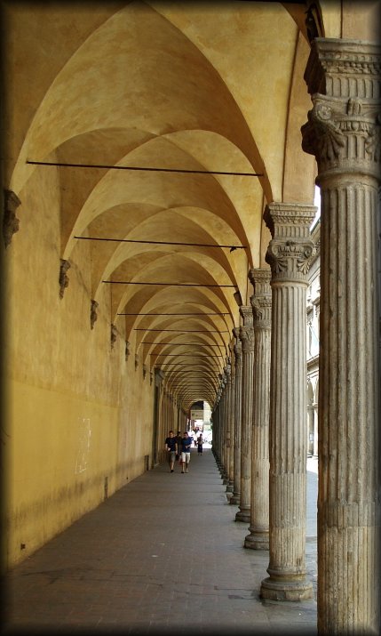 Bologna is a city of arcades, honest.