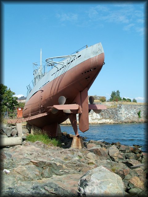 Being rather claustrophobic, I decided I'd enjoy it from the outside. This is Vesikko