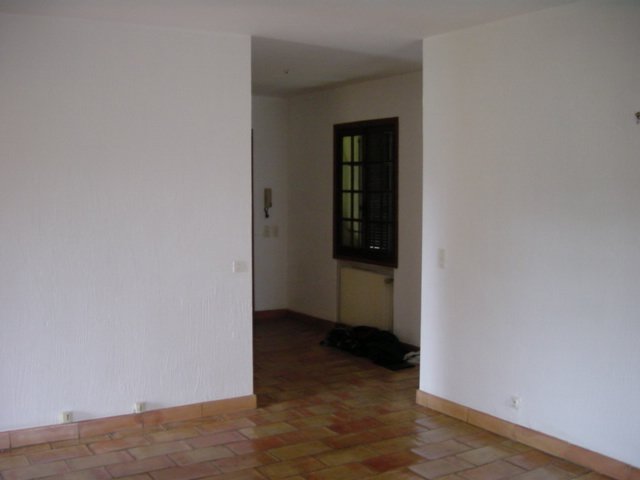 Vue sur l'entree depuis le salon