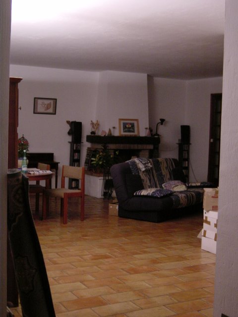 Vue depuis le hall d'entree sur le salon