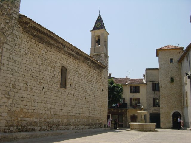 Place de l'eglise a Saint-Jeannet