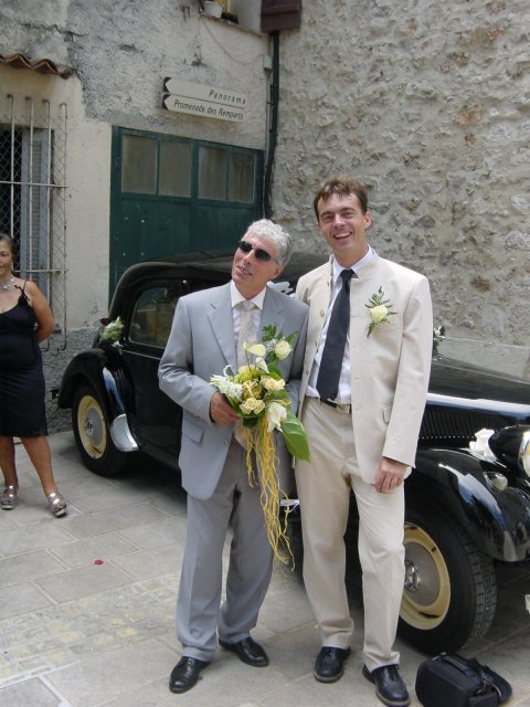 Nino et Stephane posant devant la traction