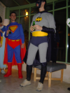 Superman et Batman tenant des bieres