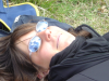Carine et le reflet du ciel et des nuages dans ses lunettes