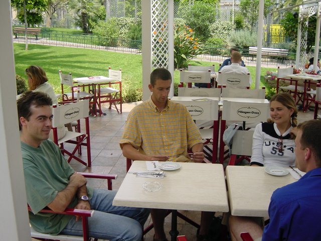 Steph, Jean-Damien, Carine and their friend, at the Hagen-Dasz terrace