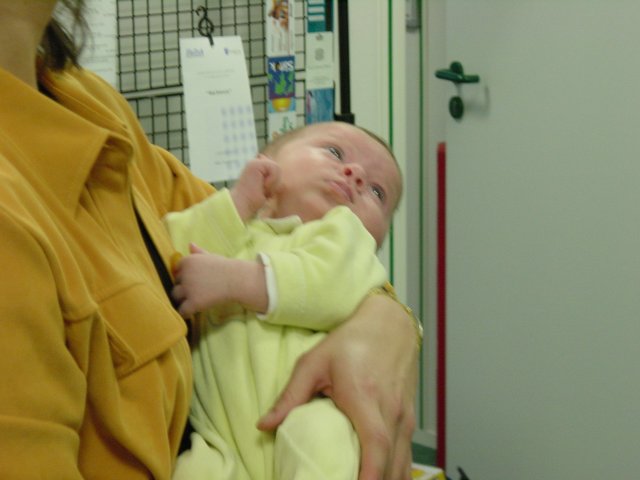 Selena dans les bras de Caroline