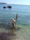 Nico et Guillaume entrent dans l'eau