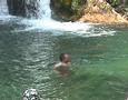 Alexis dans l'eau