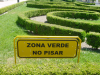 Jardins du Palais Royal - zone verte, ne pas pi\351tiner