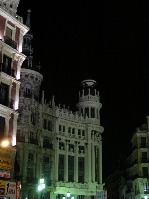 Palais Madril\350ne la nuit