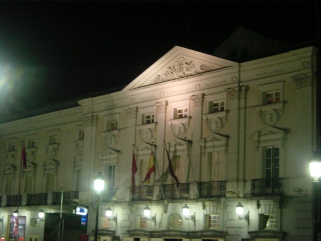 Palais Madril\350ne la nuit