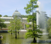 Jet d'eau sur lac et Palais de cristal