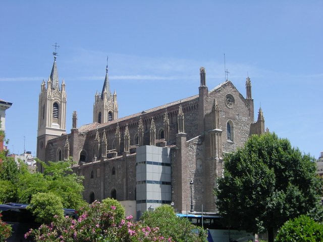 Cath\351drale pr\350s du mus\351e du Prado