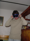 Steph se cachant derriere un masque de ski (lui manque plus qu'un tuba...)