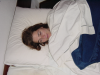 Coralie encore au lit (normal, c'est encore l'aube)