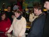 Fredo au flipper, Sophie Canard et Msieur Bi regardant le jeu