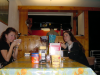 Sophie et Coralie au petit dej' (on va p'tet attendre avant de leur causer)