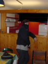 Canard enfilant son blouson