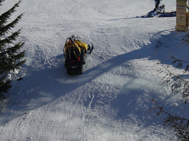 Scooter montant le cote
