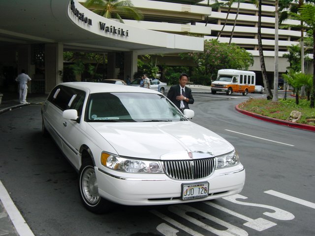 Limo in front of the Sheraton Waikiki