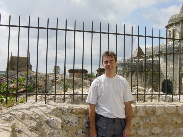 Stephane a l'entree du donjon de Gouzon
