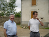 Papa et Stephane devant la maison