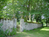 Enceinte du Chateau du Mazeau debouchant vers un champ