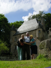 Coralie, Andre et Laurence devant le chateau du Mazeau