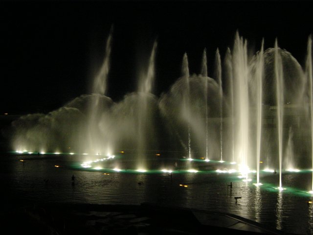 'Le miroir d'Uranie': Jets d'eau blancs