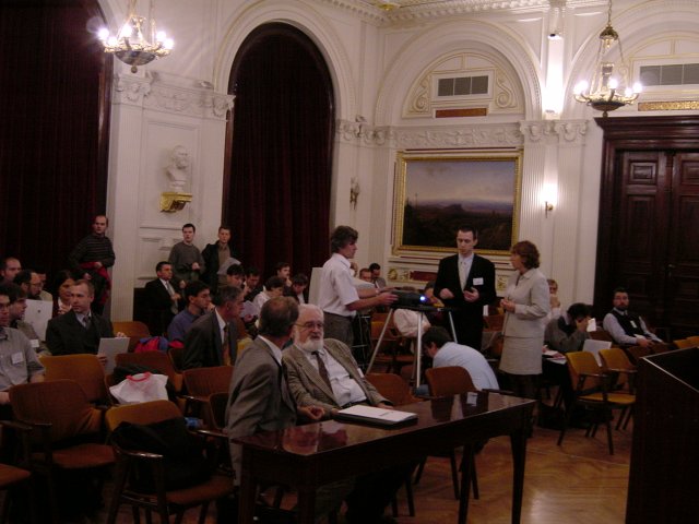 The room still filling up, last tuning of the lcd-projector