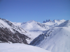 Montagnes enneigees du haut des pistes