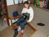 Fredo essaie des chaussures de ski