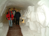 Dans la grotte de glace de l'Alpe d'Huez: Coco Pticul et Fredo